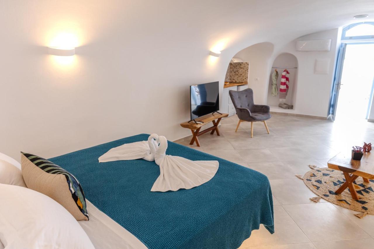 Sunborn Oia Suites ภายนอก รูปภาพ